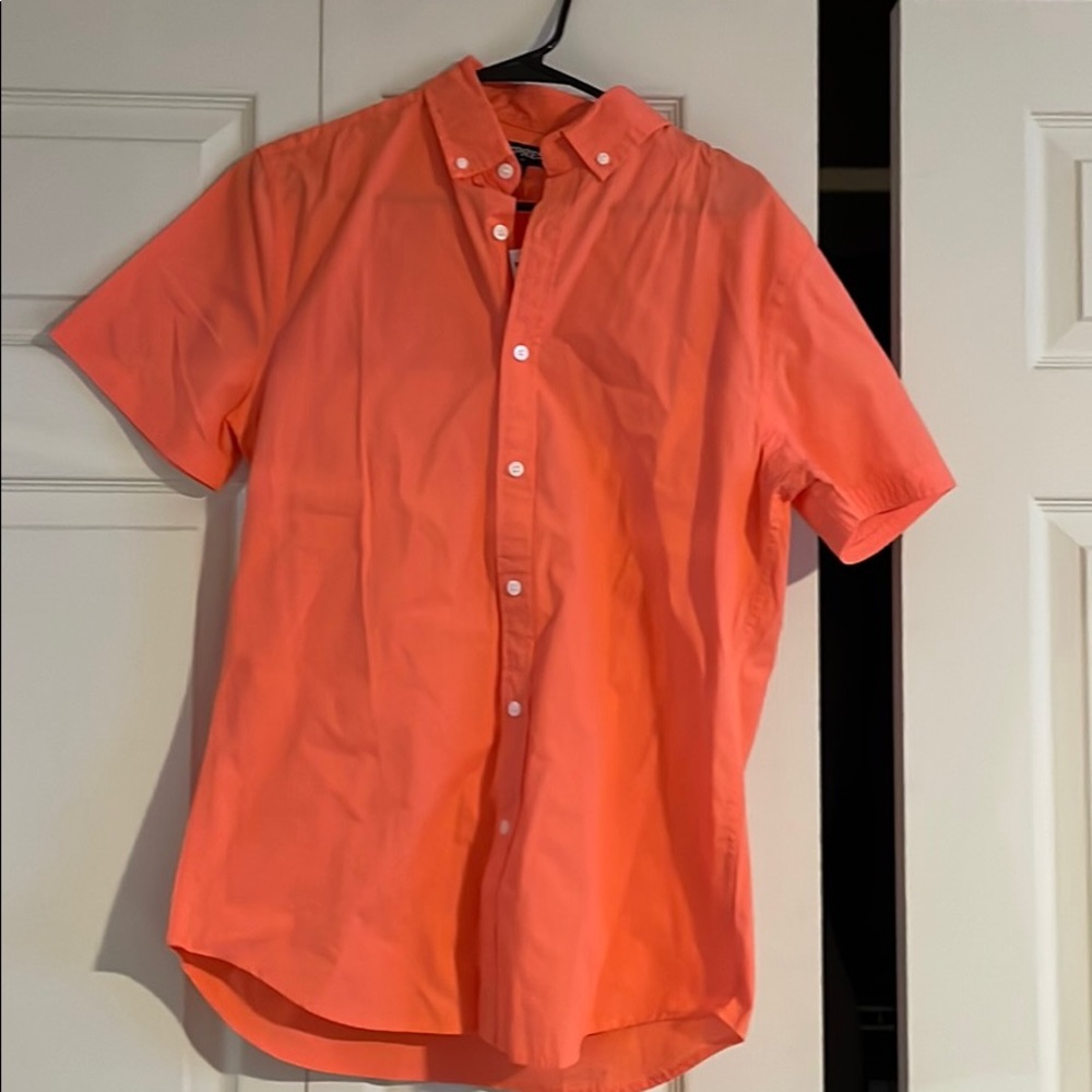 Short sleeve button down